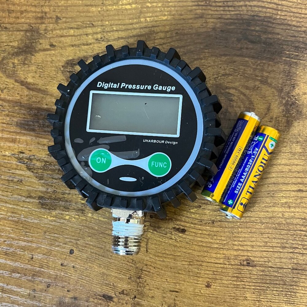Digital Low Pressure Gauge with 1/4'' NPT Bottom Connector - Uharbour